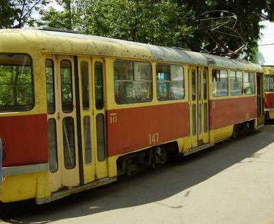 Вагон № 147 на территории депо. 2007г. Это последний вагон серии Татра Т4, которые были привезены в Винницу. Последняя партия данных трамваев прибыла в 1979 году.