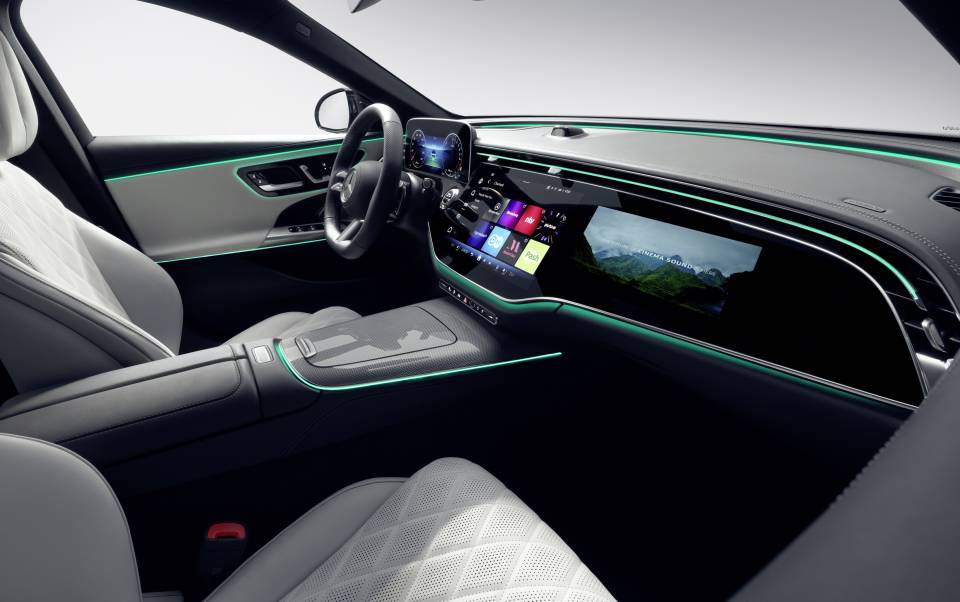 Седан Mercedes-Benz