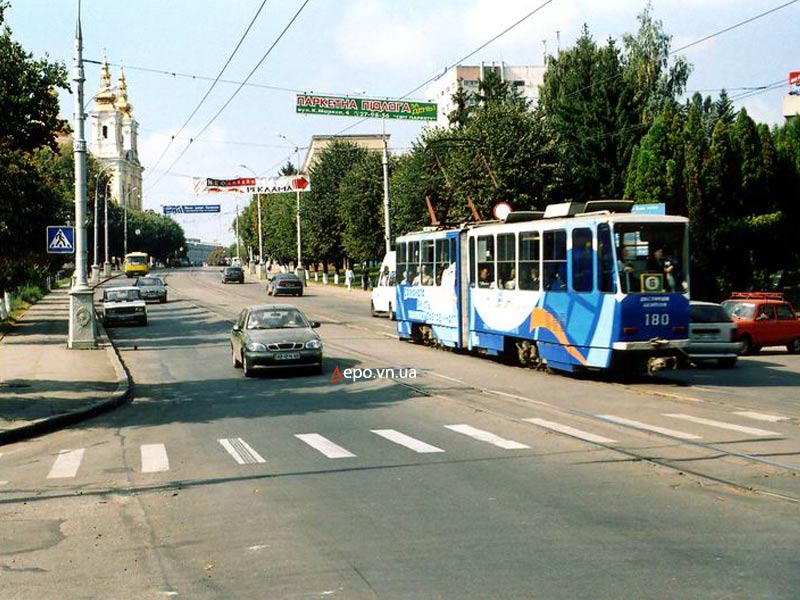 Вагон КТ-4 №180 на подъёме на улицу Соборную