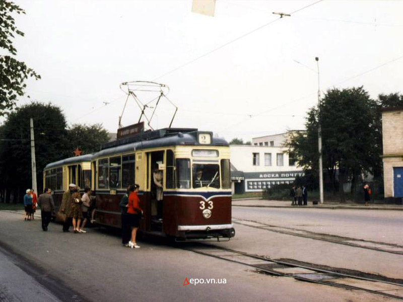 Поезд на проспекте Коцюбинского. Маршрут №2: Хим.завод-Барсое шоссе. 1978 год.
