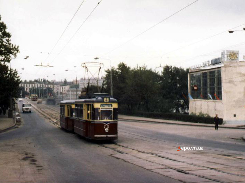 Фото 2 – На улице Ленина. 1978 год.