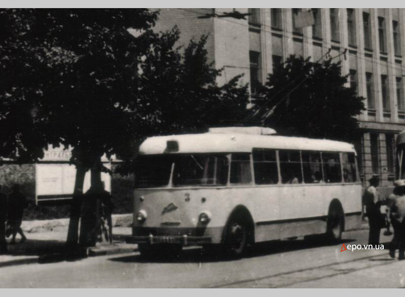 Троллейбус Киев-4, инвентарный № 3. Фотоснимок начала 70-х.